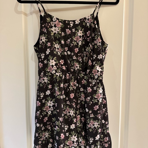 NWOT Pink Lily, Small, Wrap Floral Black Romper - Picture 4 of 5